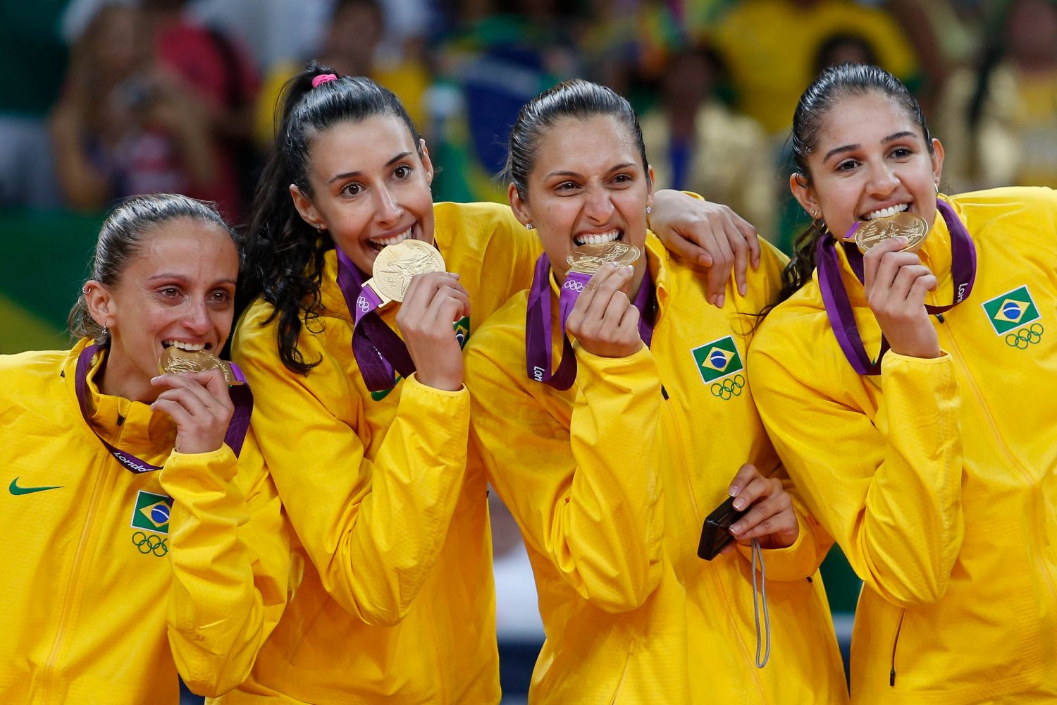 Cbv Homenageara Jogadoras De Volei Durante O Jogo Contra A Servia Pelo Grand Prix Surto Olimpico