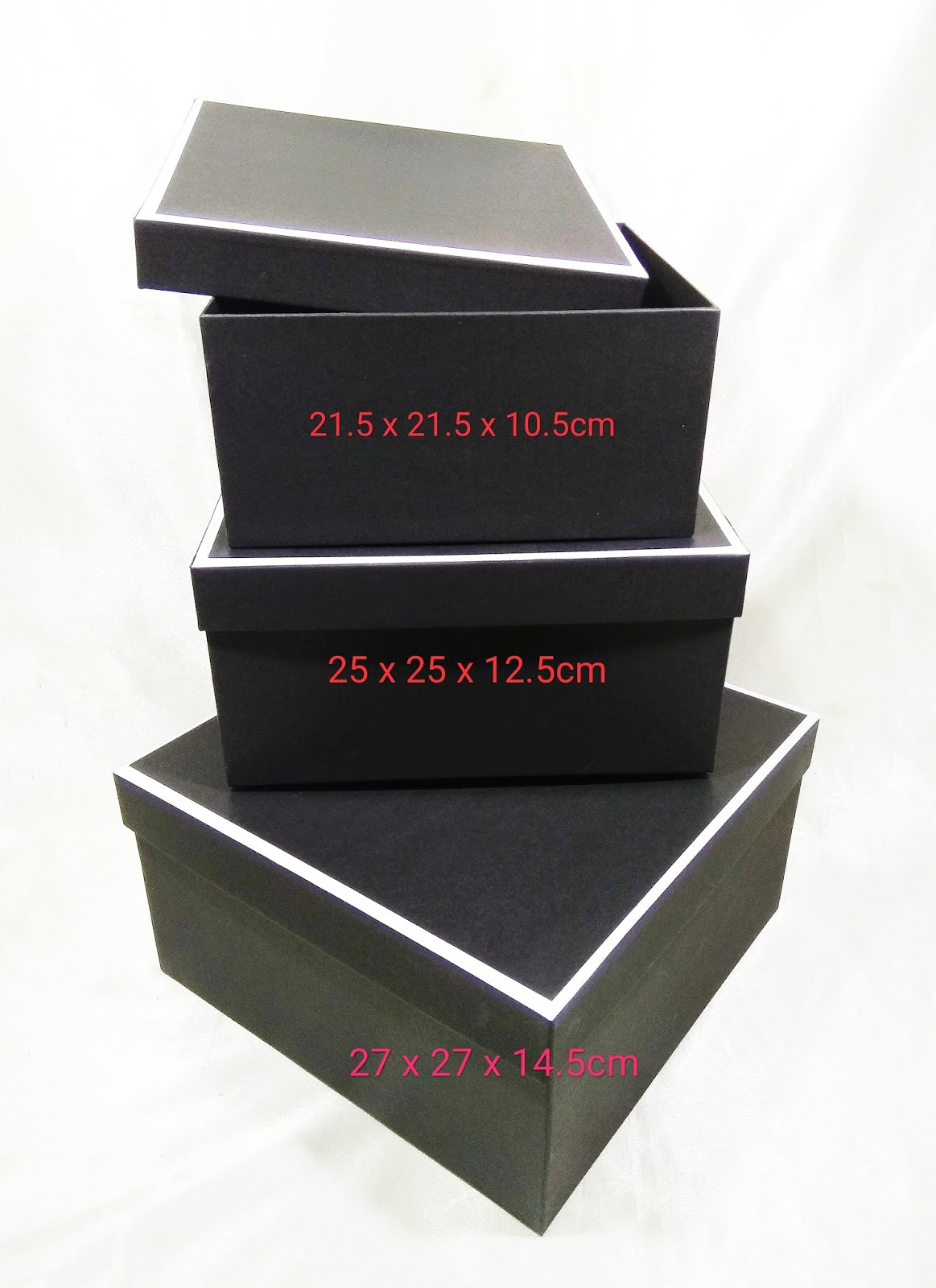 Singapore Gift Boxes Black square boxes with white trimming