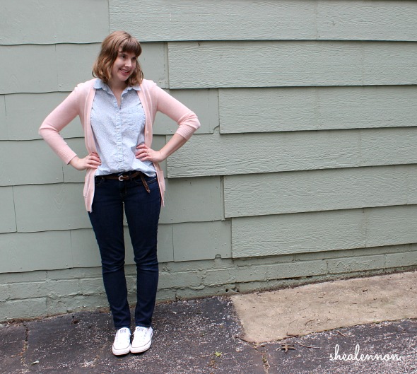 casual look with pastels and white sneakers | www.shealennon.com