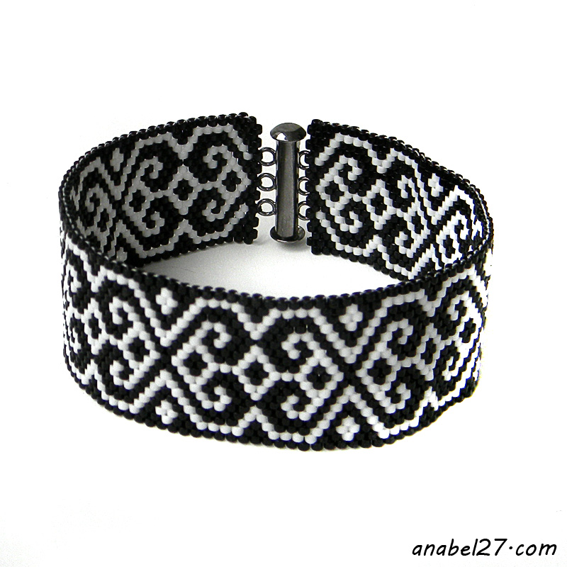 Черно-белый браслет с орнаментом - монохромный браслет из бисера