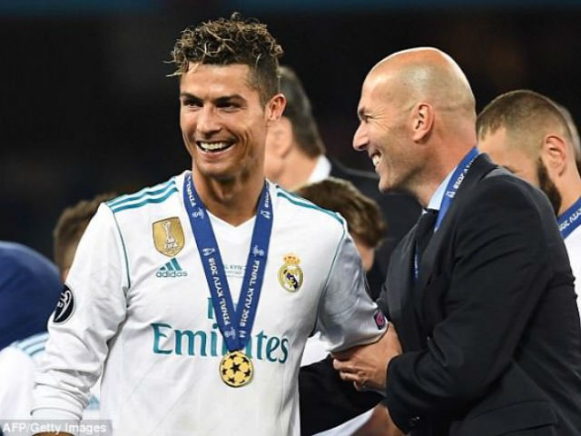 Zidane thu phục Ronaldo và những cầu thủ khác dễ dàng