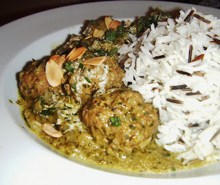 Indian Meatballs with Green Curry Sauce