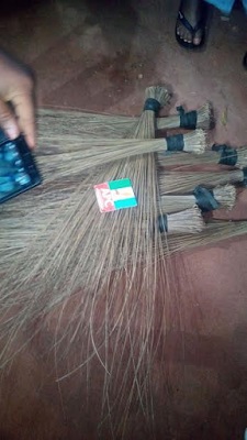 Photos: APC Members In Edo Set Broom Ablaze In Symbolic Defection To PDP Photos: APC Members In Edo Set Broom Ablaze In Symbolic Defection To PDP