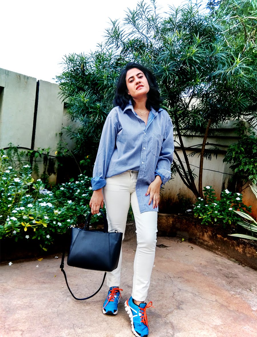 GOLDEN HOUR \\ STRIPE SHIRT |STYLE AND ILLUSTRATION BLOG BY DHEERA JOSHI striped shirt Zara,Levi's white denim, Reebok Hexaffect shoes, Zara bag,styleblog,indianfashionblogger