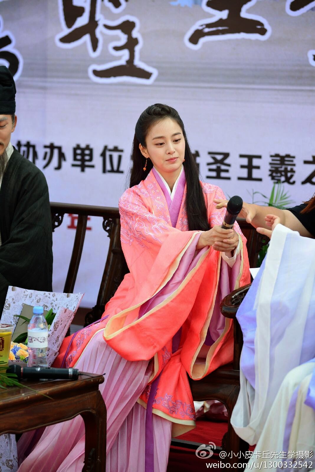 진정한 리즈갱신..김태희 어제자 직찍미인도