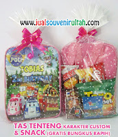 Paket souvenir tas dan snack