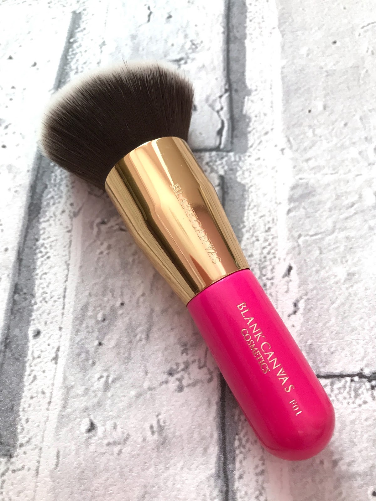 Blank Canvas Cosmetics F01 Quick Brush Mammaful Zo Beauty, Fashion