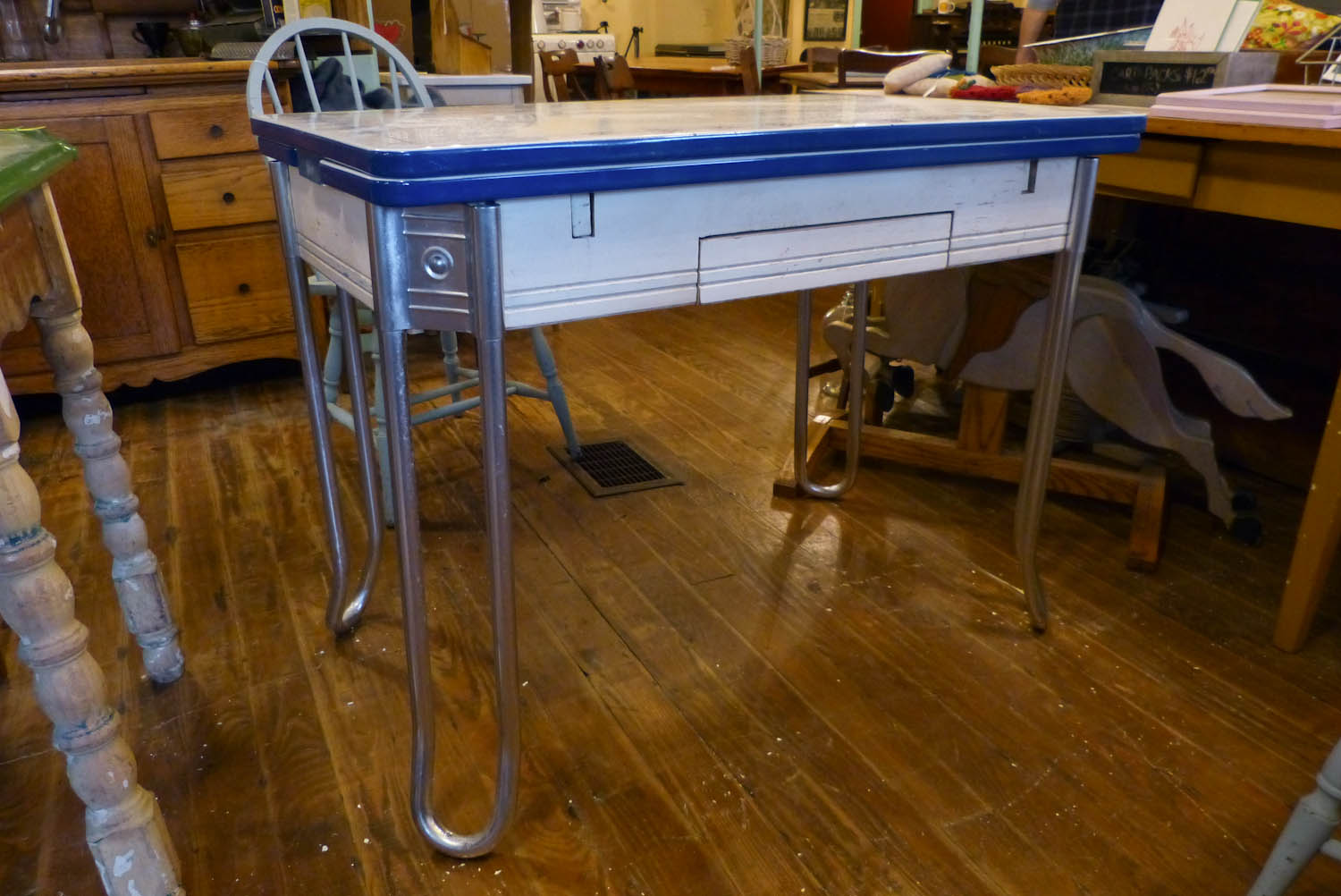 The Wildwood Flower 1946 Blue/White Enamel Table