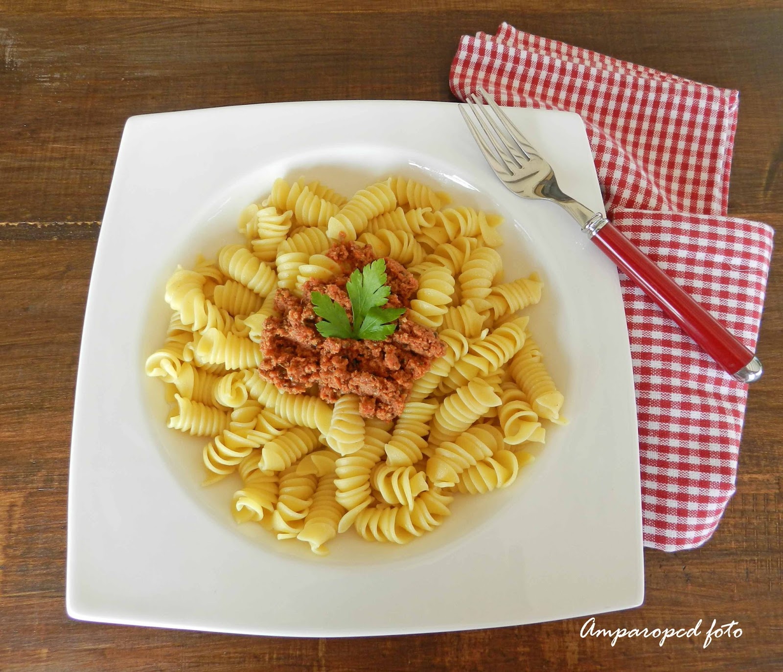 Cocinando en casa Fusilli con pesto rosso siciliano