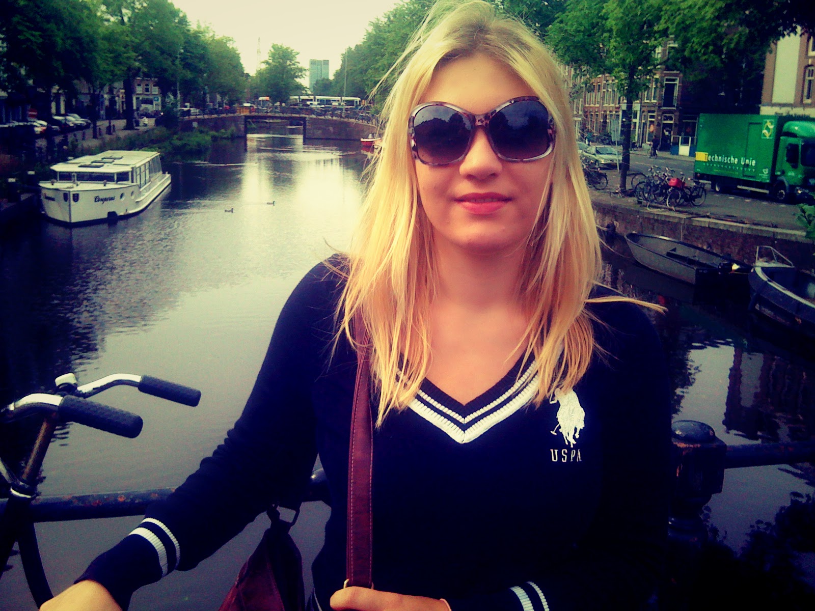 Amsterdam Canal Tour to do in amsterdam one day