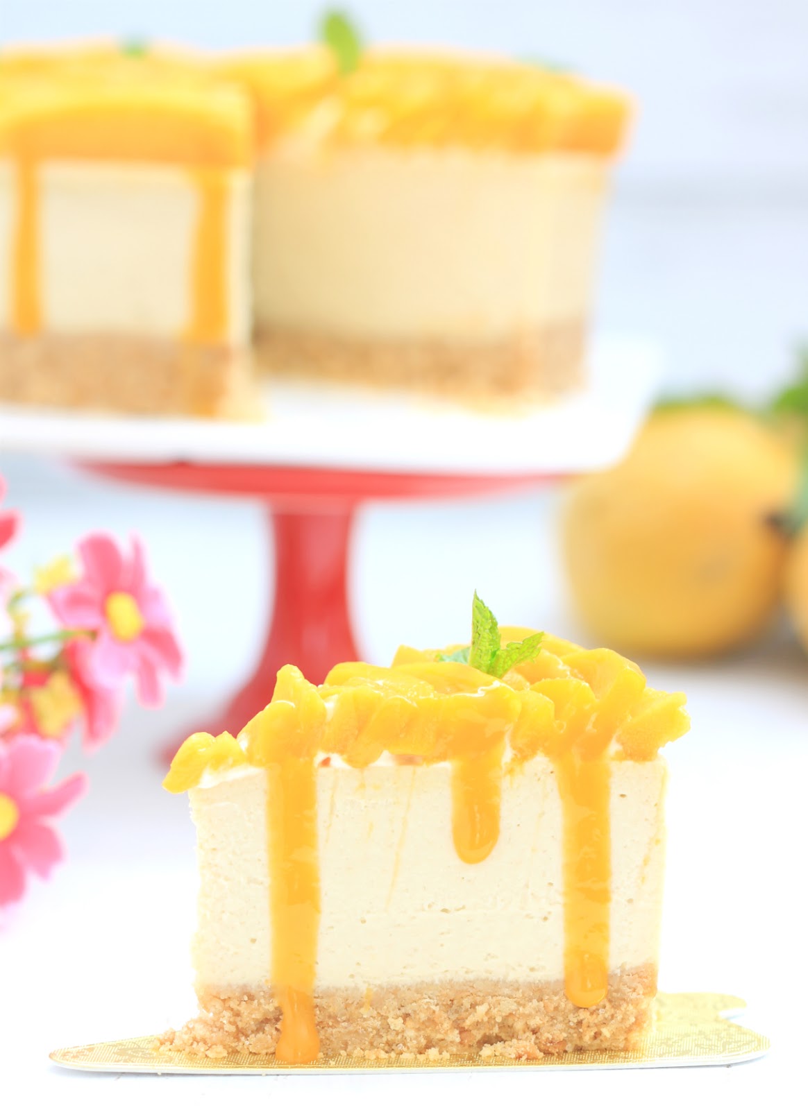 Baked mango cheesecake