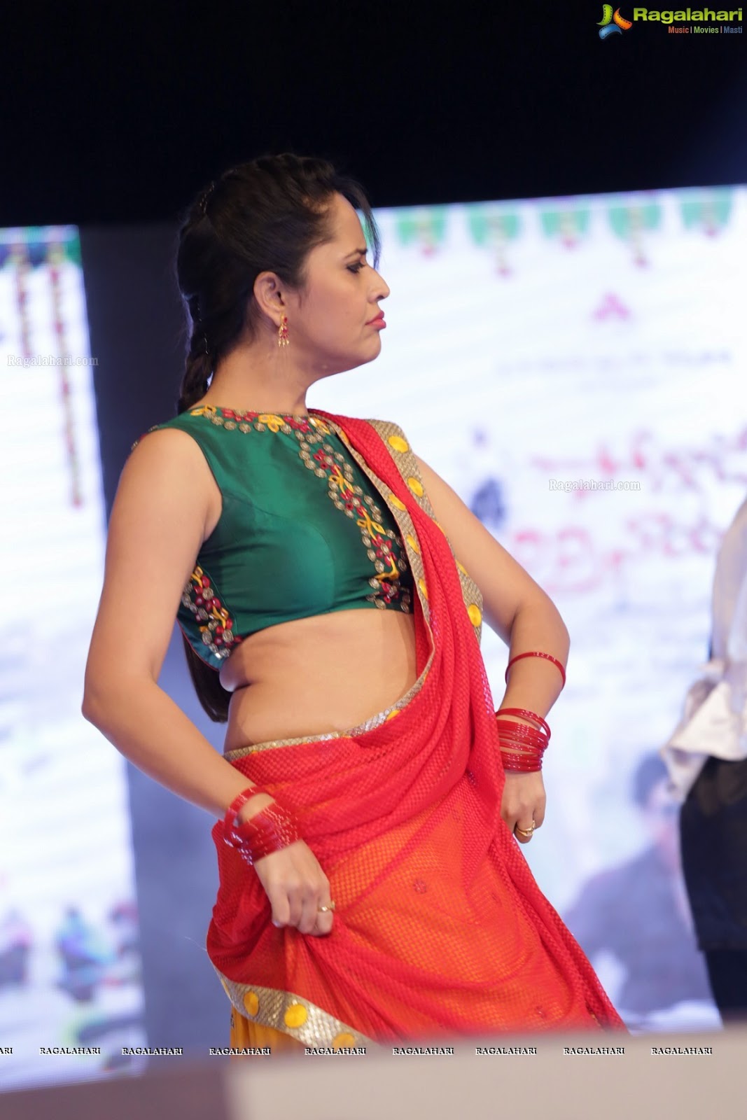 Indian Hot Actress Anasuya Bharadwaj Hot And Sexy In Saree