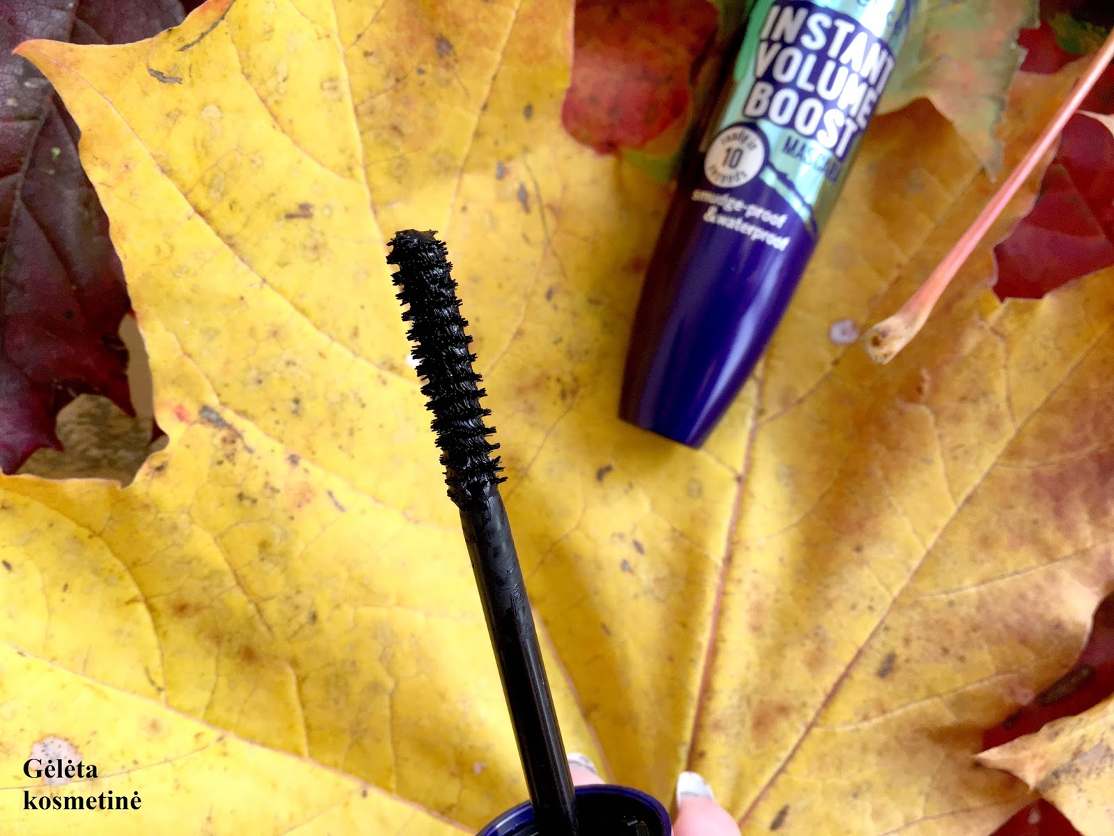ESSENCE Instant Volume Boost Mascara Smudgeproof & waterproof