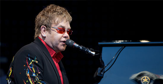 Fracasso dos Famosos - Elton John