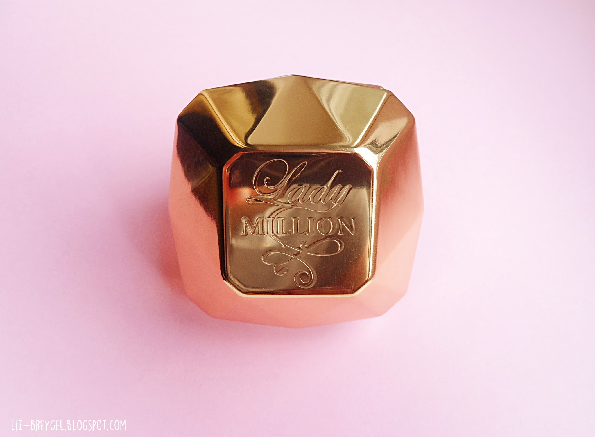 a close-up picture and blogger's review on paco rabanne lady million perfume