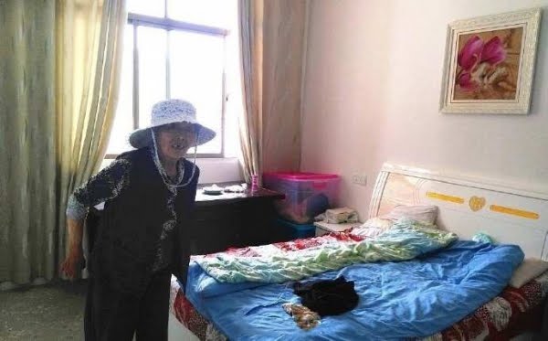 Ditemukan dan Dirawat Hingga Usia 25 Tahun, Balasan Anak ini Pada Ibunya Bikin Terharu Ditemukan dan Dirawat Hingga Usia 25 Tahun, Balasan Anak ini Pada Ibunya Bikin Terharu