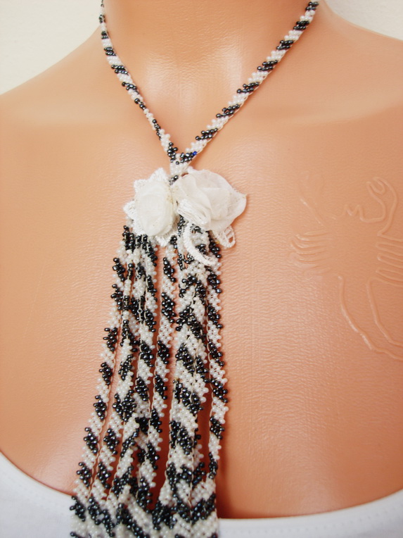 Seragun Handcrafts yemeni kolyeler,oyalı yazamalardan