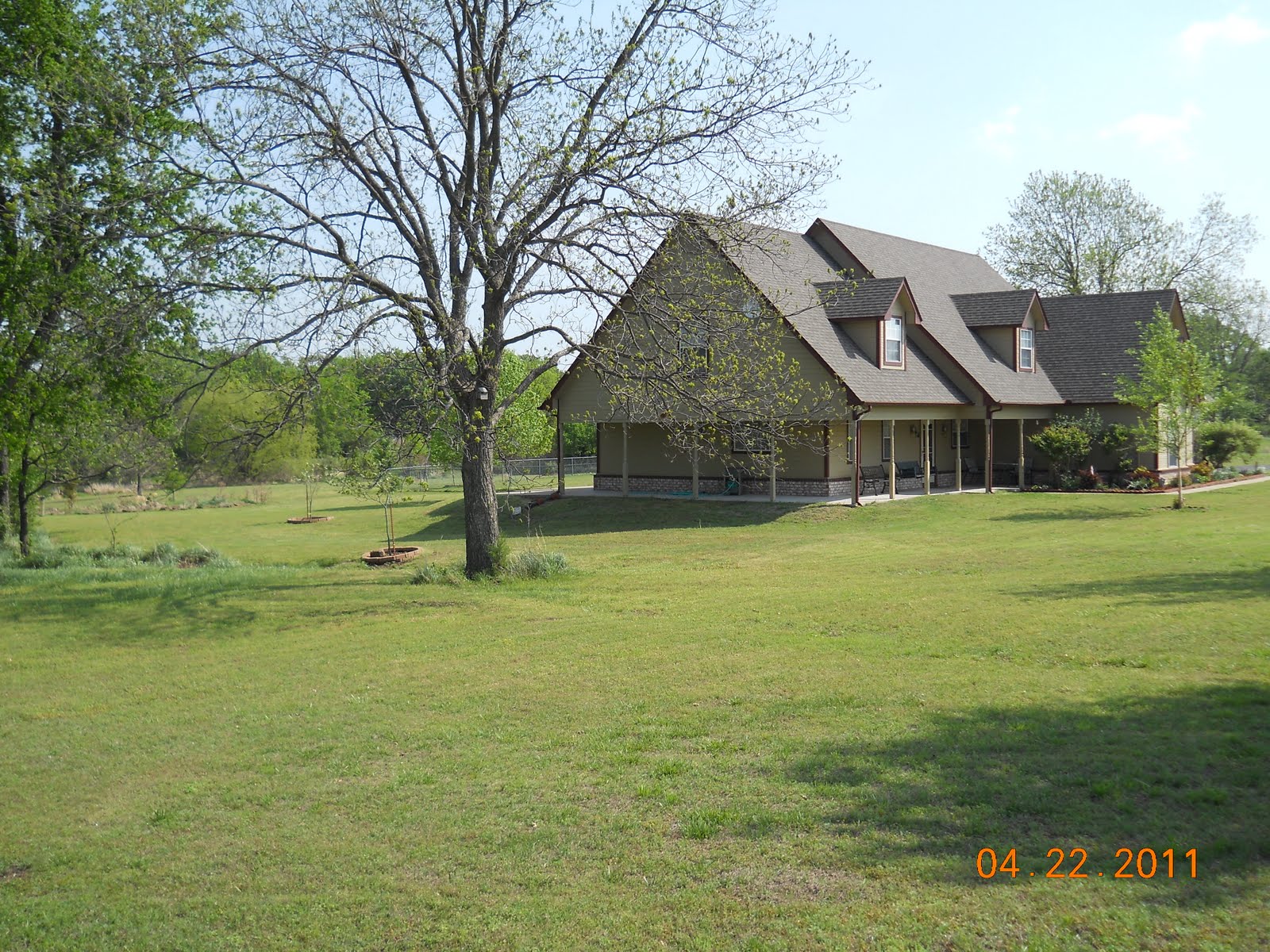 Peak Discounters Home, Shop, Pond, Land For Sale at Fort Gibson Lake