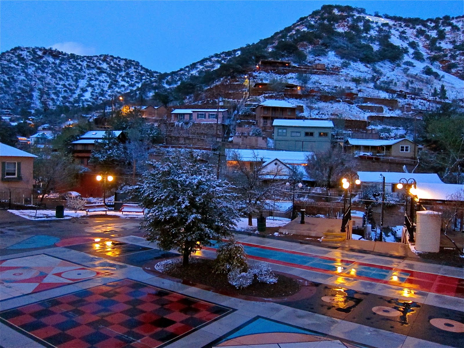 PAINTRESS GRETCHEN Bisbee Spring Snow