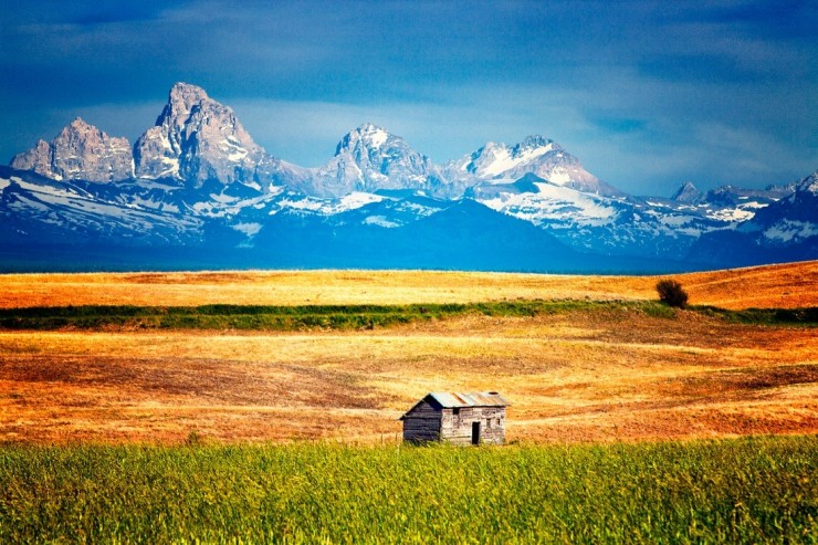 Unspoiled Nature and Snowy Peaks in The Teton Range, USA