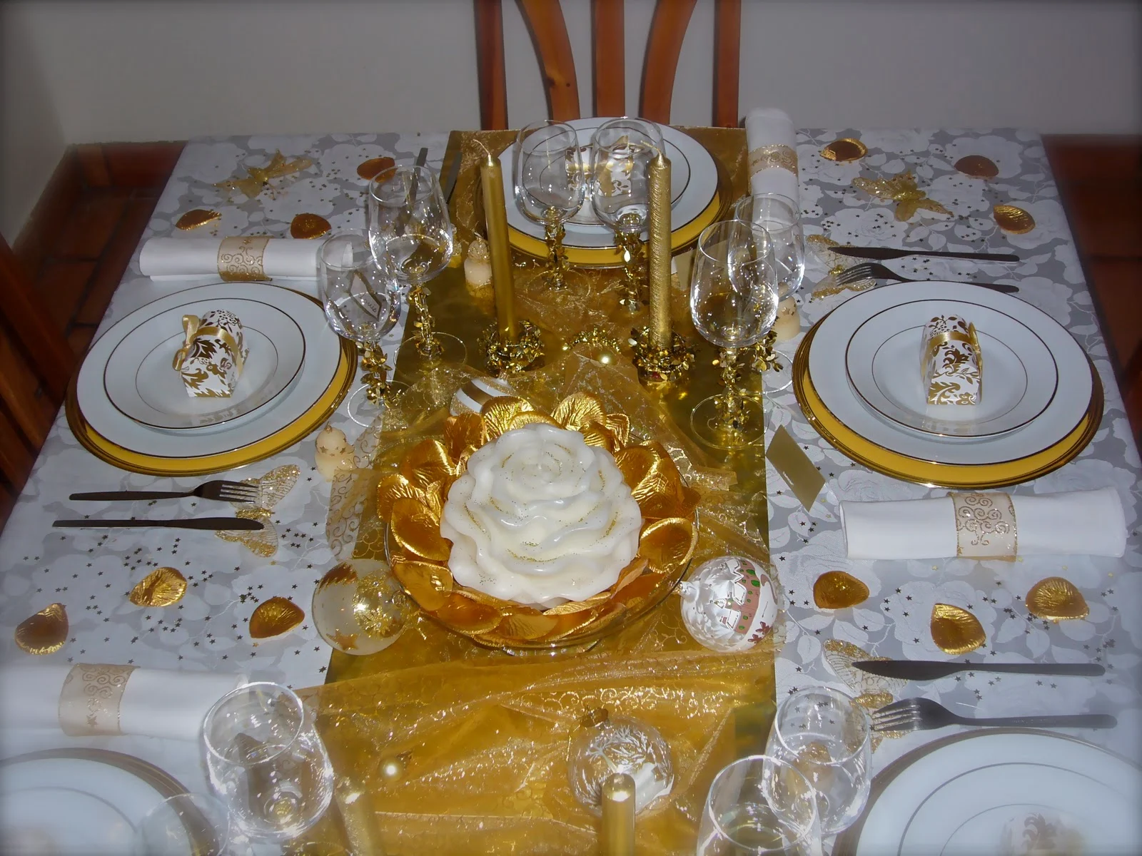 LES TABLES D'ISA: Table Noël Blanc/Or