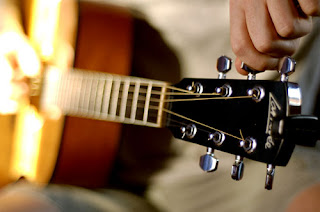 cara menyetem gitar klasik ~ sejarah gitar dan belajar gitar asik