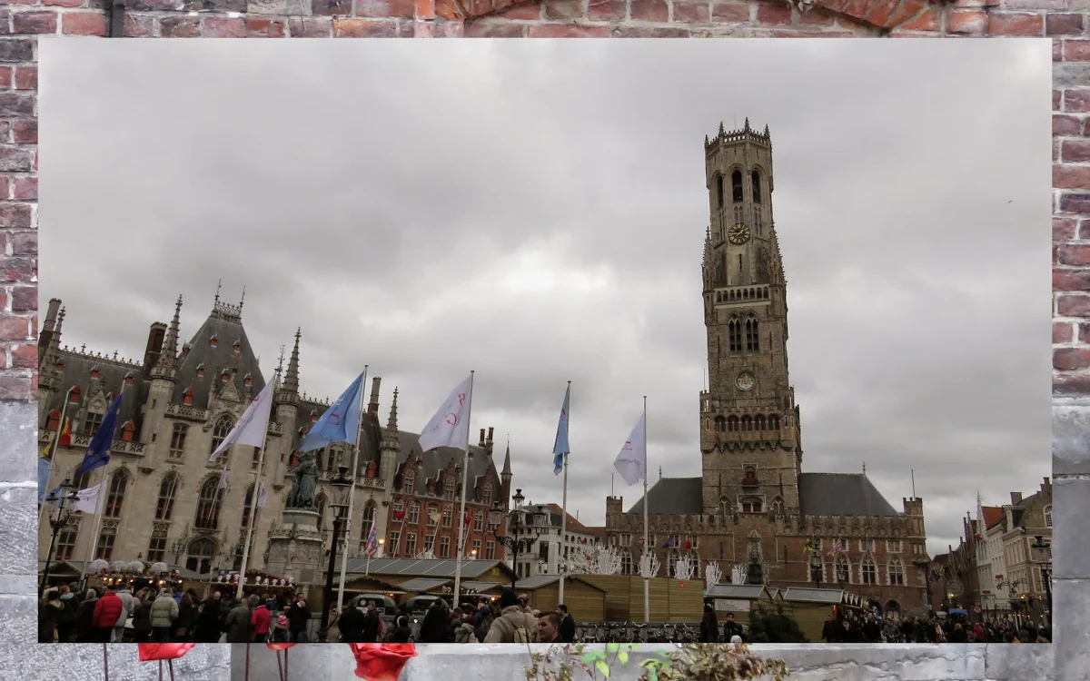 15 Reasons to Visit Bruges For Christmas: Bruges Grote Markt at Christmas