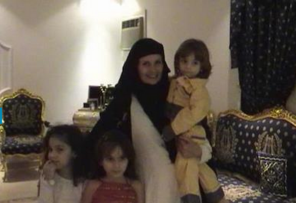 شاهد بالصور فنانات في الحرم المكي بالحجاب بدون بكياج,,,,,