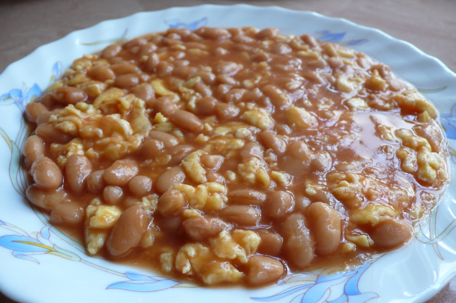 Baked Beans With Eggs