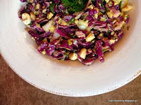 Σαλάτα με κόκκινο λάχανο και σάλτσα κάσιους κ μουστάρδας - by https://syntages-faghtwn.blogspot.gr
