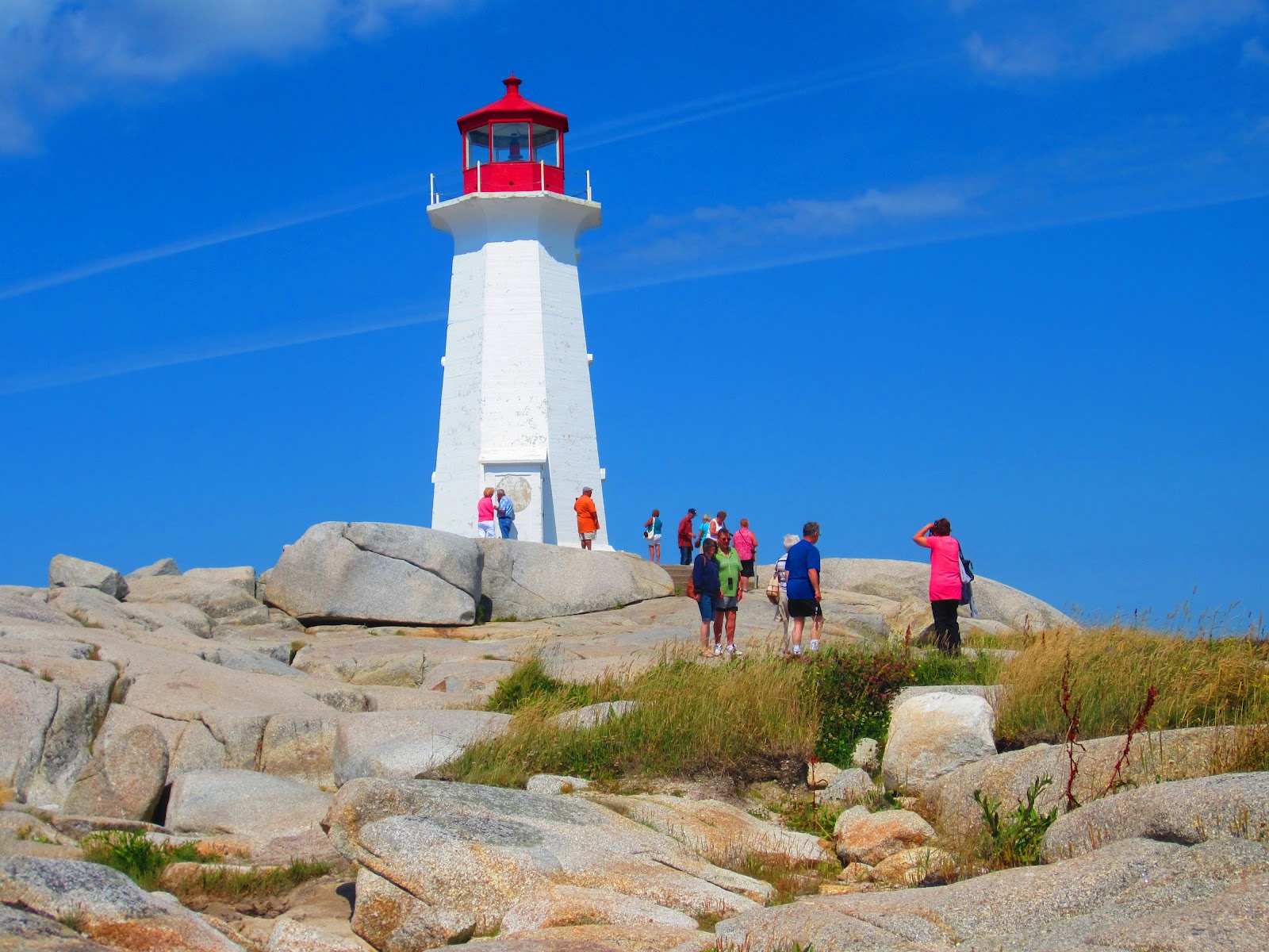 Pay a Visit A Day Trip to Peggy's Cove and Lunenburg