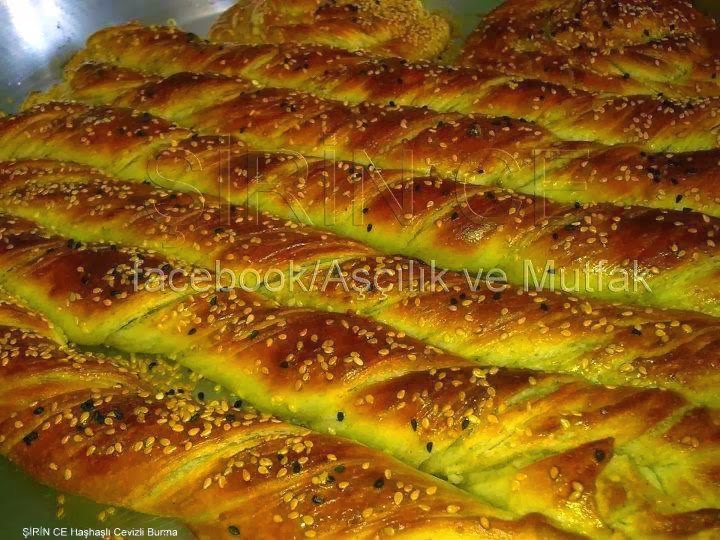 ŞİRİNCE Haşhaşlı Cevizli Burma Börek