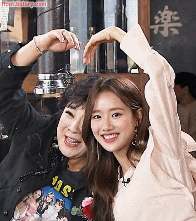 에이프릴 나은(a.k.a.에이틴 김하나)의 요정미 낭낭 초밀착 인터뷰ㅣ77초 인터뷰 | 인스티즈