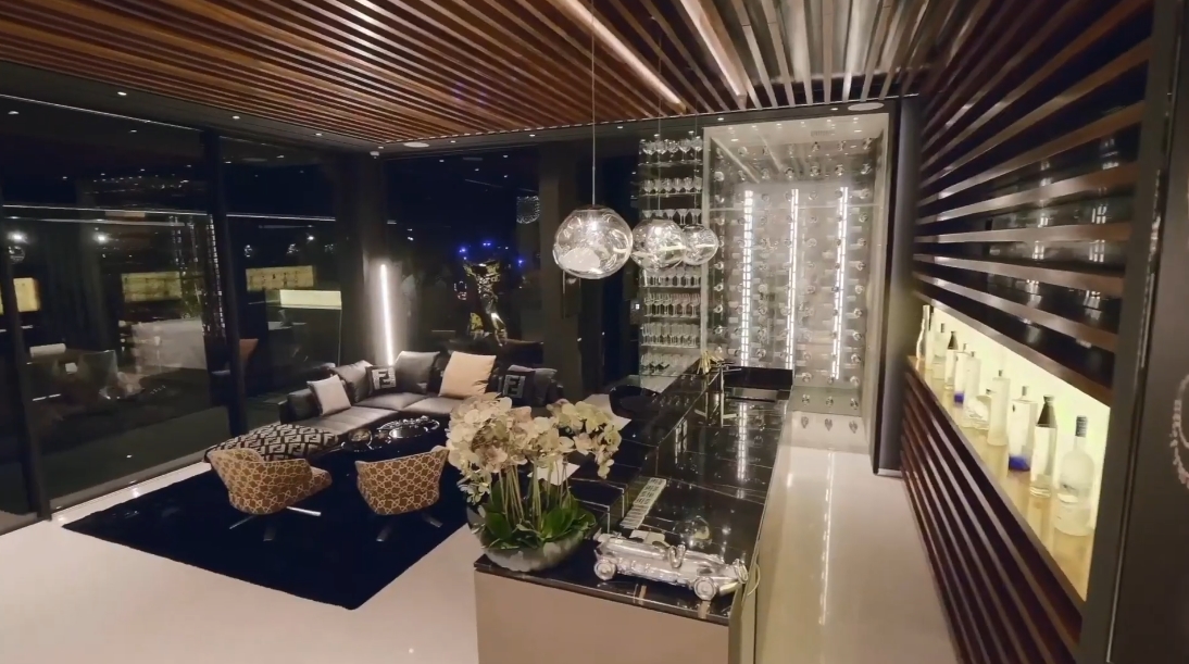 92 Interior Design Photos vs. ONE100, Palm Jumeirah Dubai Luxury Beach Mansion Tour
