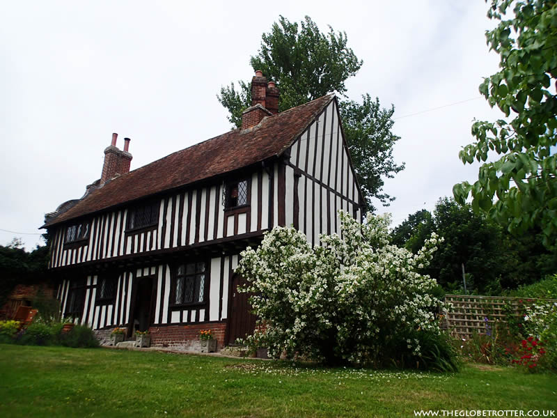 Mulberry Cottages - Bonnington Cottage in Kent
