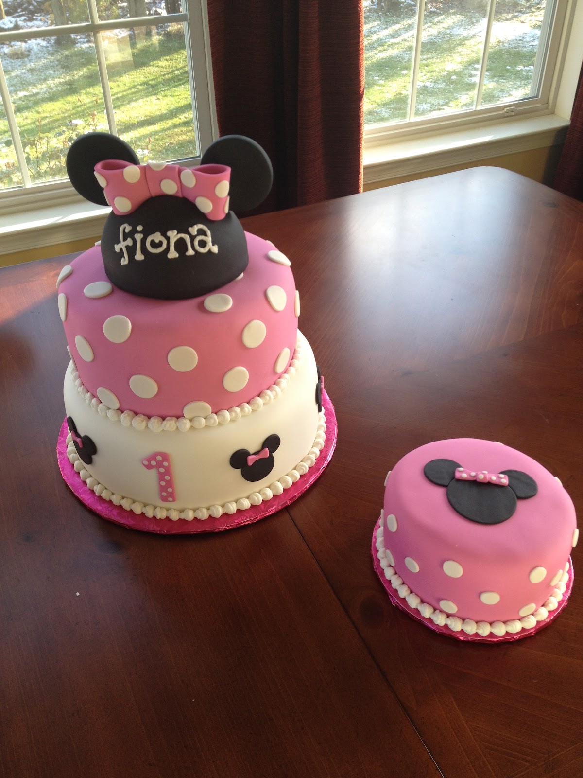 Sara s Custom Cakery Minnie Mouse sara-s-custom-cakery-minnie-mouse