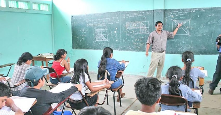 MINEDU: Hasta enero habrá clases escolares en colegios afectados por El Niño Costero, informó el Ministro de Educación, Idel Vexler - www.minedu.gob.pe MINEDU: Hasta enero habrá clases escolares en colegios afectados por El Niño Costero, informó el Ministro de Educación, Idel Vexler - www.minedu.gob.pe