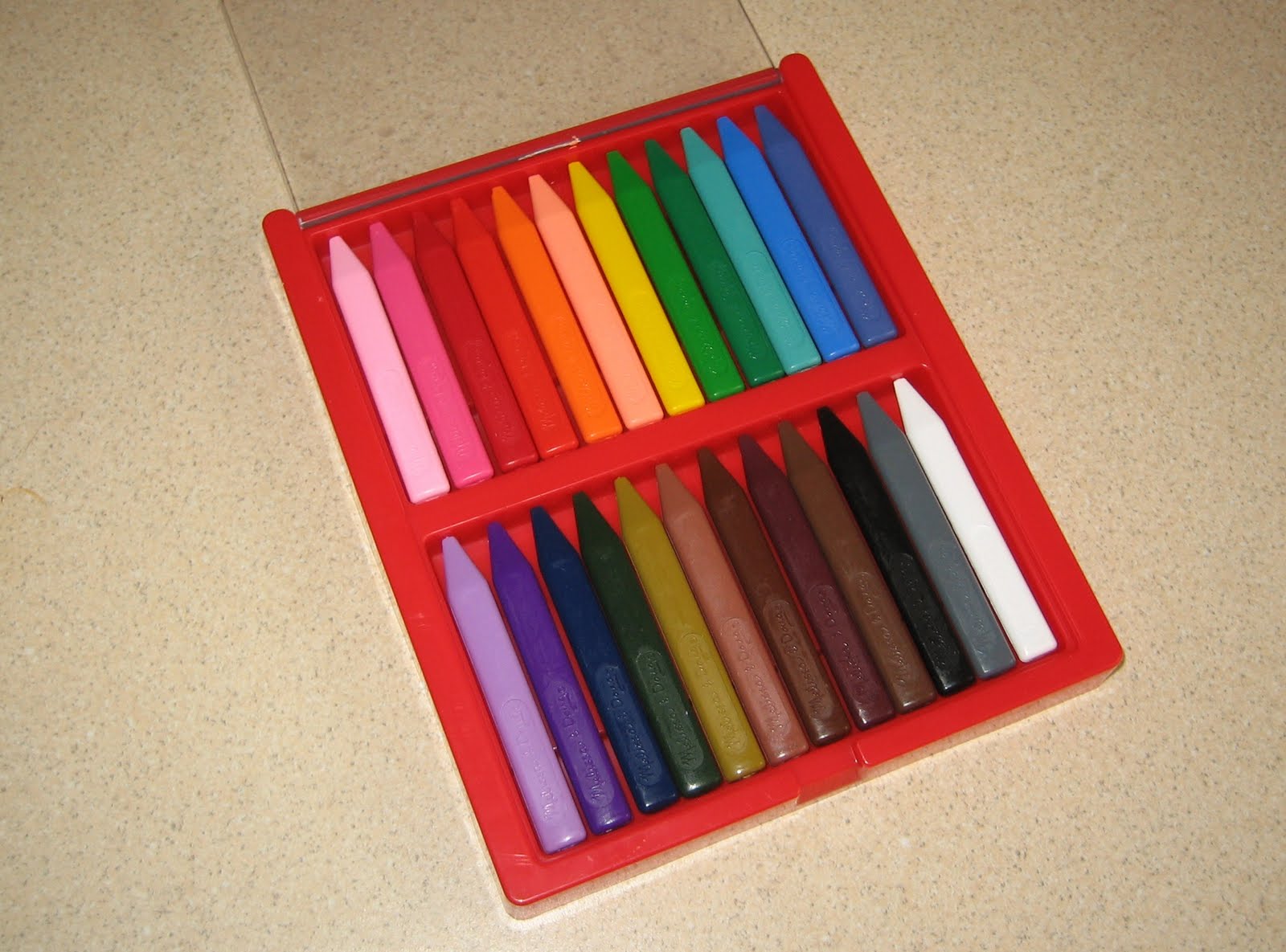 When Toys Rule The World: Toyologist Review: Triangular Crayon Set