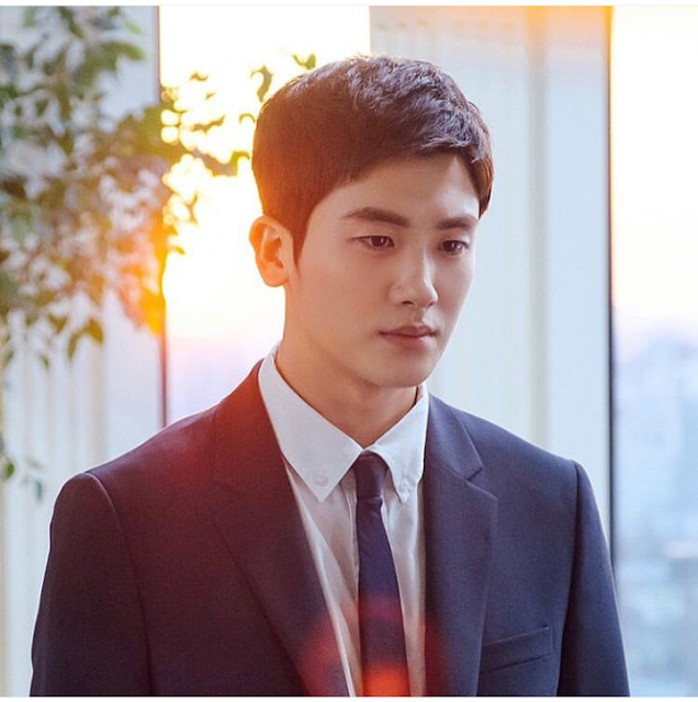 10 Potret Park Hyung Sik Mulai Menjalani Wajib Militer 10 Potret Park Hyung Sik Mulai Menjalani Wajib Militer