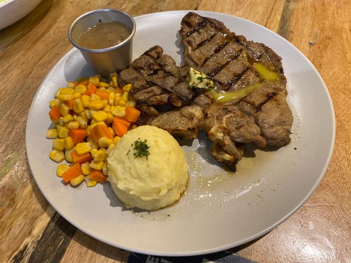 Blake’s Wings & Steaks Delicious Meat Lover’s Feast At An Affordable