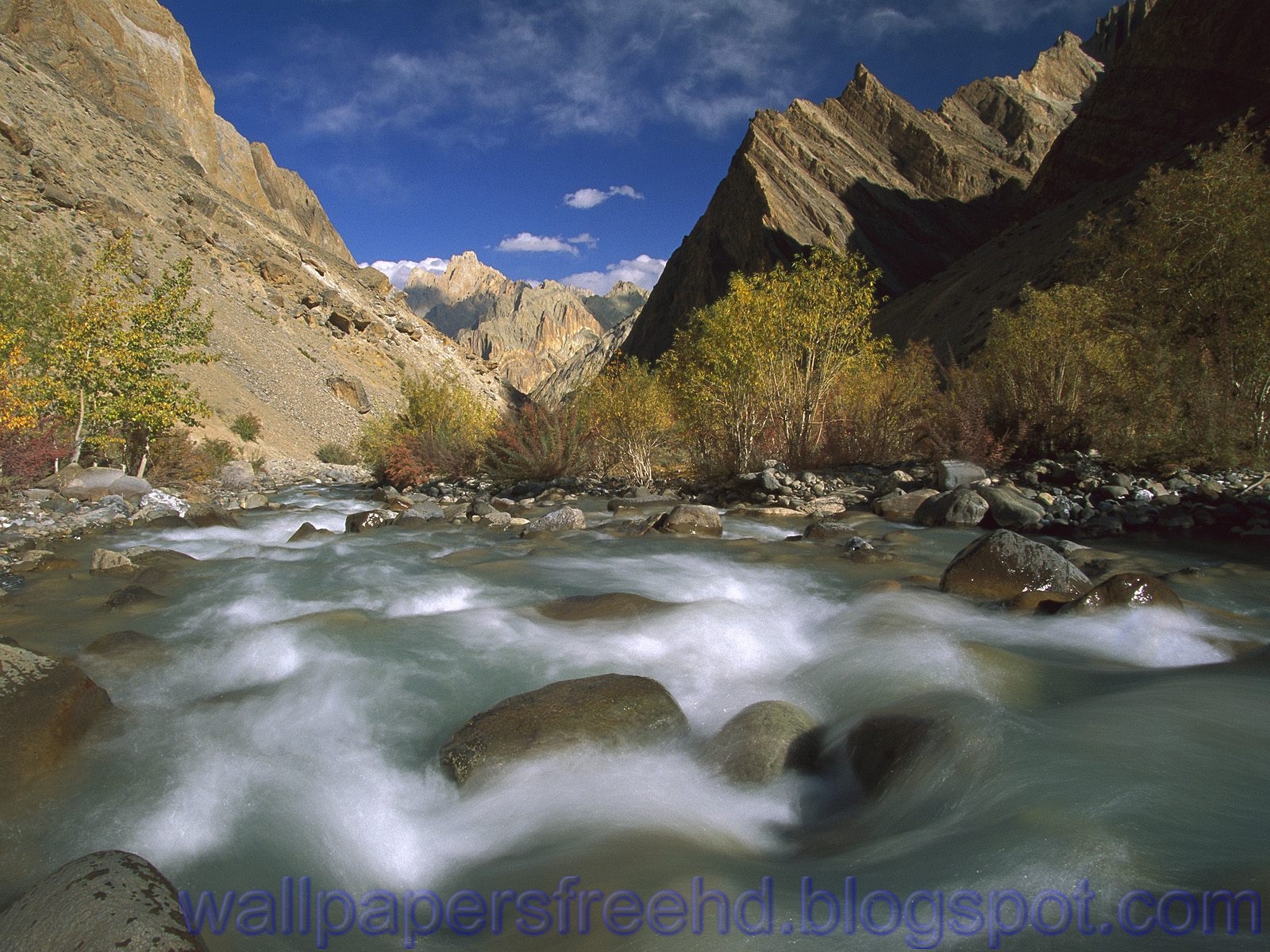 http://2.bp.blogspot.com/-eiFTW16zliY/Tiu-BCE8jHI/AAAAAAAADCY/3sWLB9nHDCE/s1600/Hanupata_River_Gorge_Ladakh_India.jpg