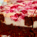 Brownie con cheescake y frambuesas
