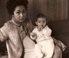 1970 Julie met laatste baby