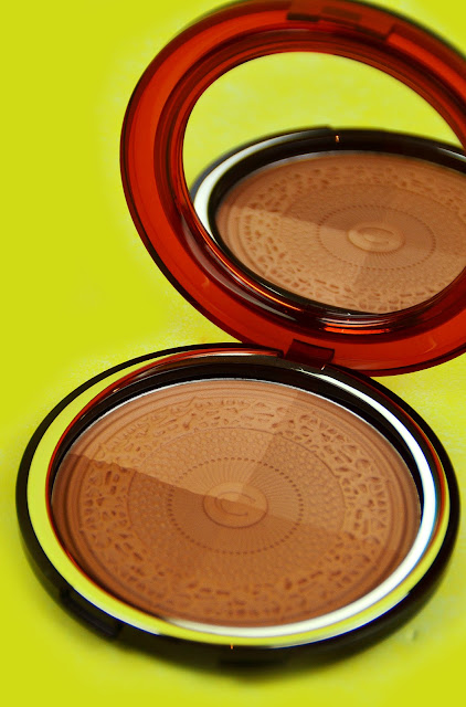 Let's Talk Summer Bronzers Clarins Aquatic Treasures Summer Bronzing Compact Review
