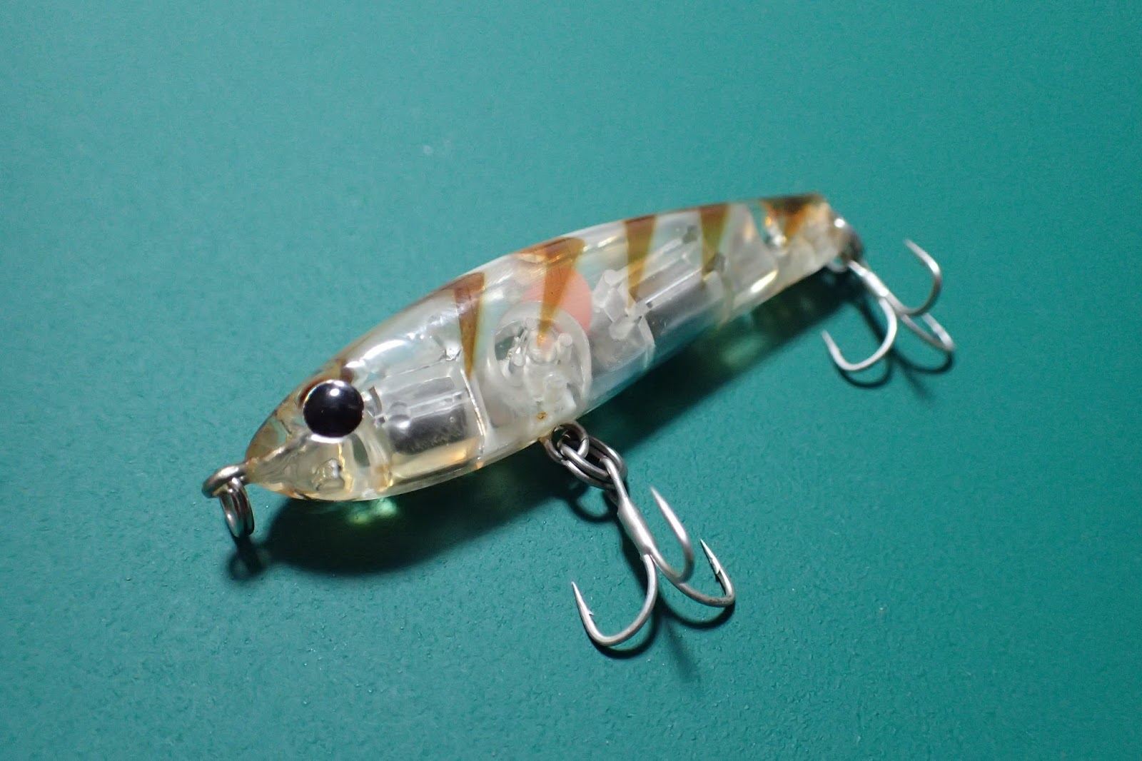 尺の実績が高い Zip Bait Raphael メバルプラッキングにおすすめのシンキングペンシル アクションや使い方をご紹介