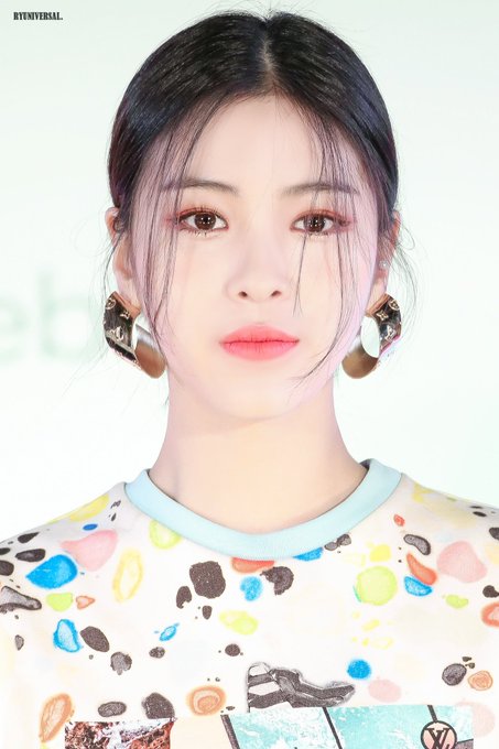 취향저격하던 날의 있지 ITZY 류진 분위기 모음.jpgif | 인스티즈