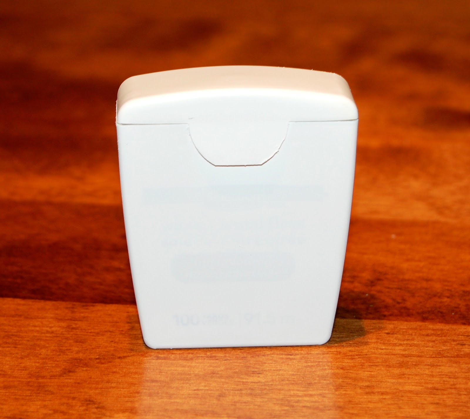 Fancyfree crafts DIY bobbypin holder from a dental floss container