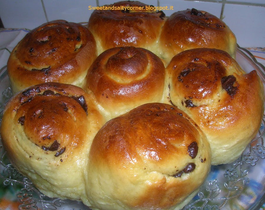 torta di rose con gocce di cioccolato