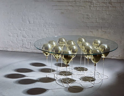 Diseño de mesa de cristal muy creativo cpn globos dorados