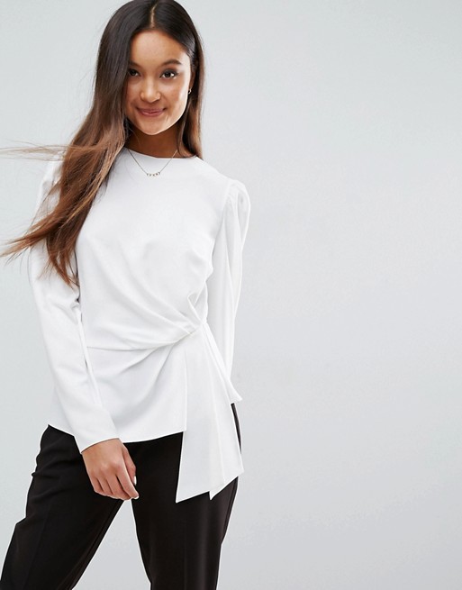 5 Adorable White and Blue Tops from ASOS | Caravan Sonnet